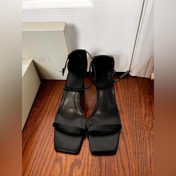 Oak + Fort Heels - Picture 2 of 6